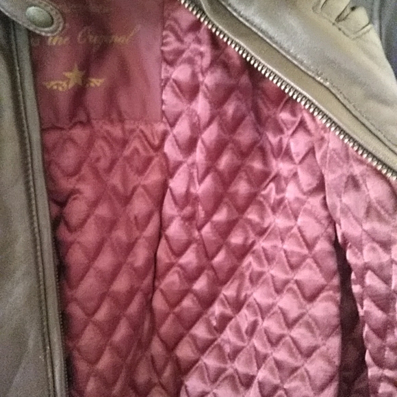Levi's Aviator Leather Bomber Jacket - Picture 9 of 14